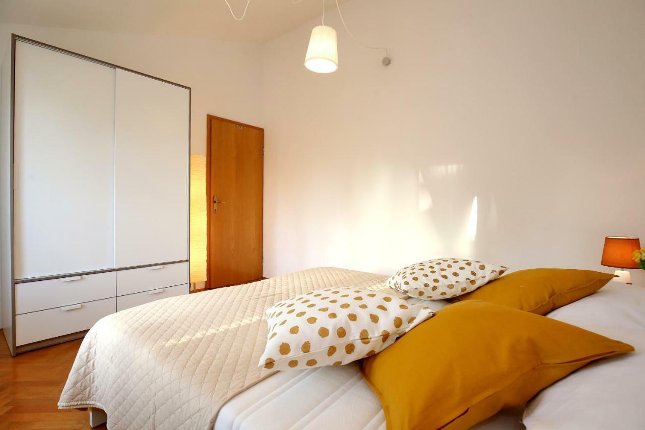 Apartments Ines Murter Exterior foto